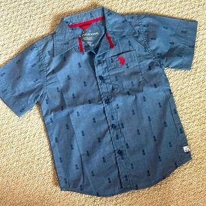Boys Medium 5/6 Polo brand button up shirt short sleeve